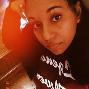 Meet your Posher, Carrie